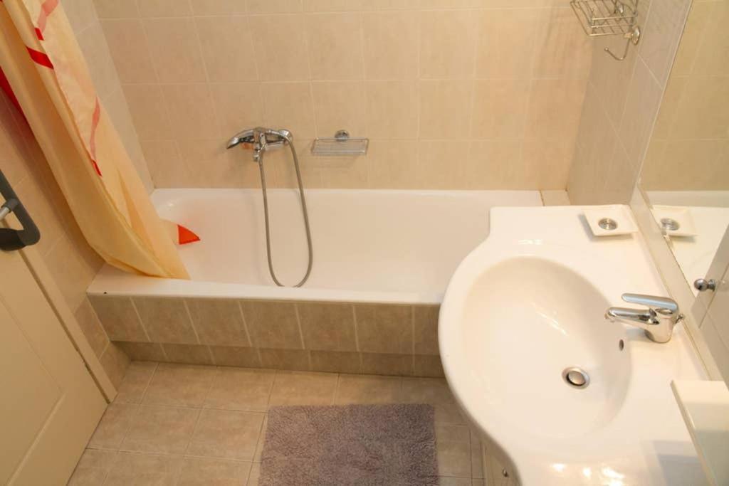 Spacious Family Flat Near Parthenon Free Parking Athén Kültér fotó